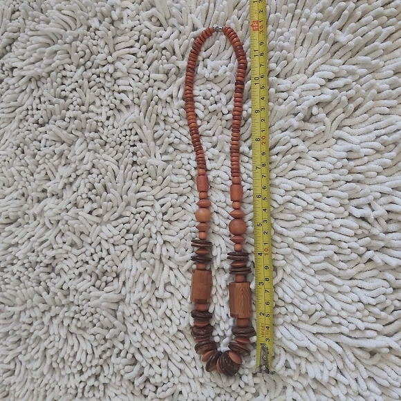 Unbranded wooden bead necklace - Picture 2 of 4